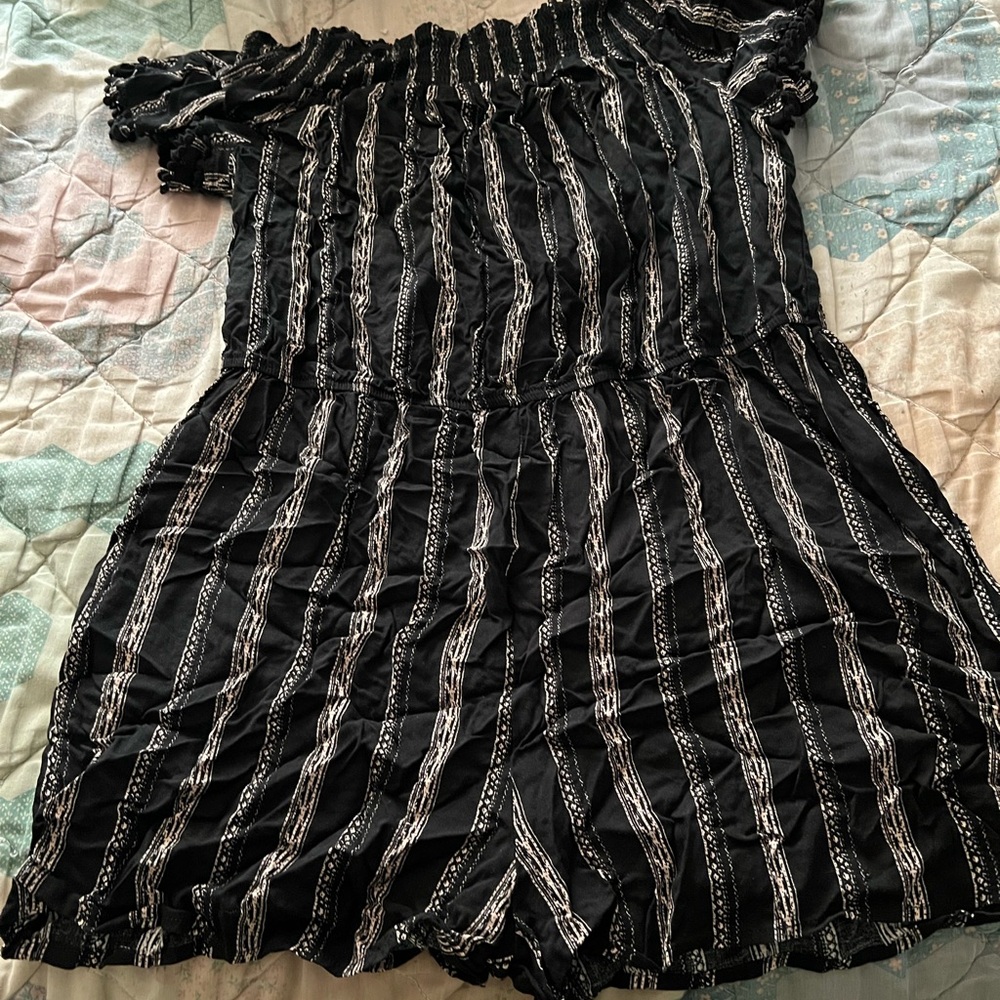 Black with pink stripes  Off-Shoulder Romper